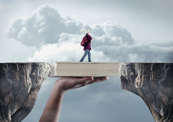 谁能帮我找到关于四年级下简便运算的300道题