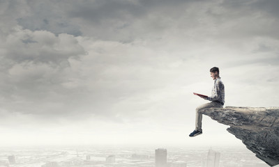 谁能帮我找到关于四年级下简便运算的300道题